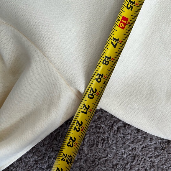 Vintage Yellow Embroidered Flower Oversized Crewneck - Picture 6 of 6